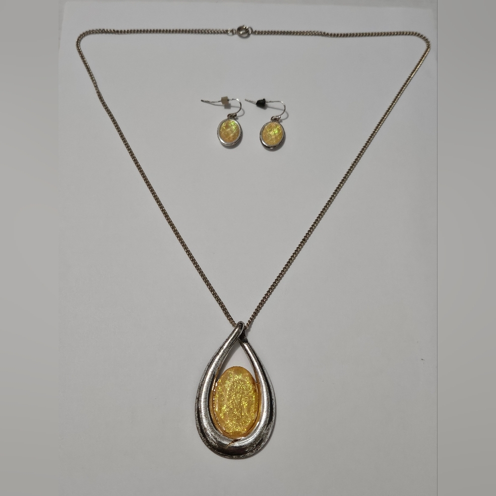 KC Silvertone Teardrop Yellow Faux Opal Pendant and Earrings Set